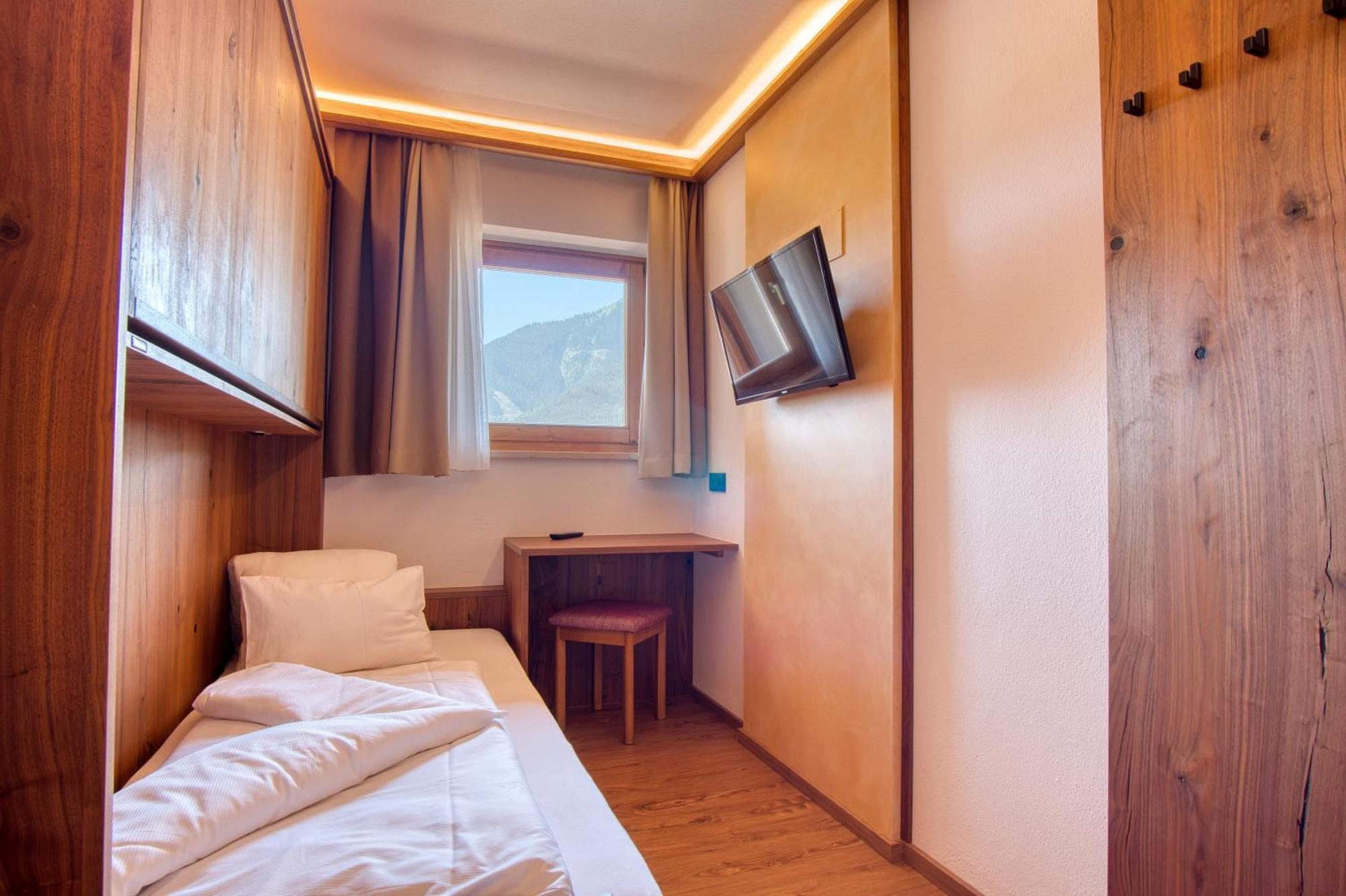 Landhaus Saalbach - Joker Card Included In Summer Room photo